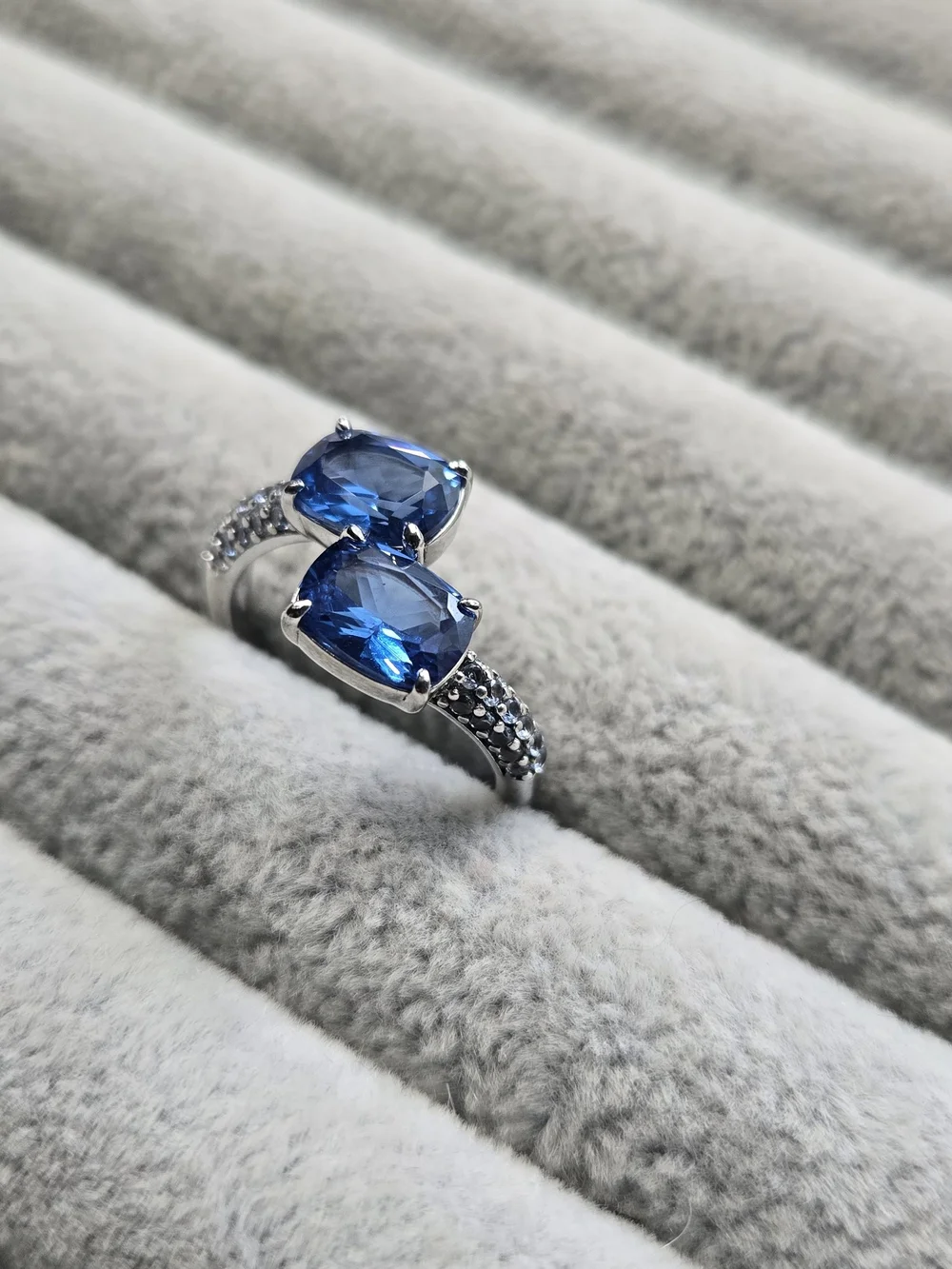 925 Sterling Silver Size 7 Blue Topaz Bomb Party Ring